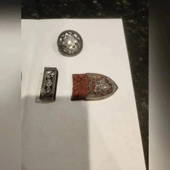 Vintage Vogt Sterling Silver 18 k gold buckle, keeper, tip and bridle rosette. - Picture 3 of 15